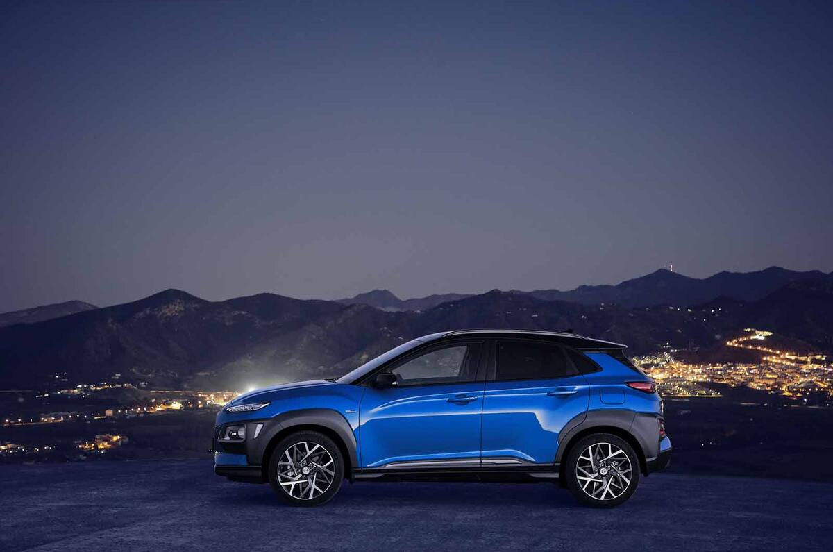 New Hyundai Kona Hybrid Revealed As 70mpg Small Suv Autocar