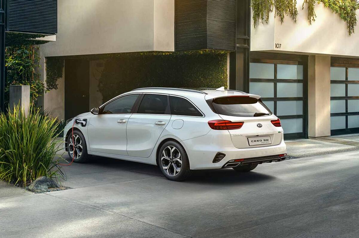 Kia Ceed Sportswagon And Xceed Plug In Hybrids Detailed Autocar