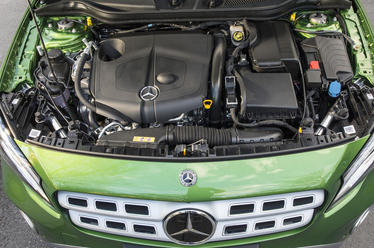 Mercedes Benz Gla 200 D 4matic Amg Line Auto 2017 Review