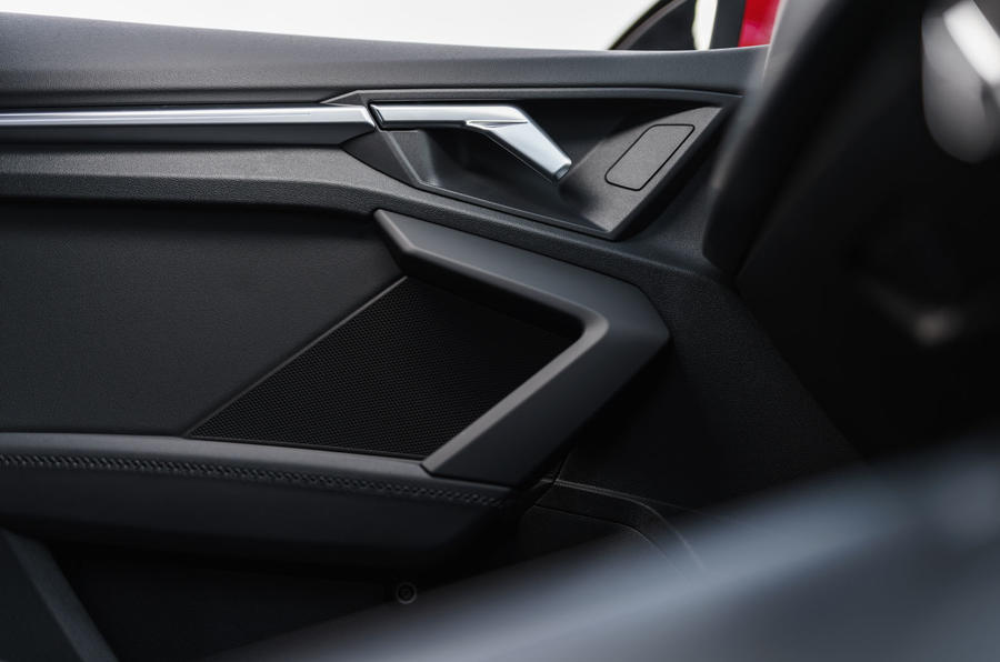 Audi A3 TFSIe 2020 : premier bilan de conduite au Royaume-Uni - cartes de portes