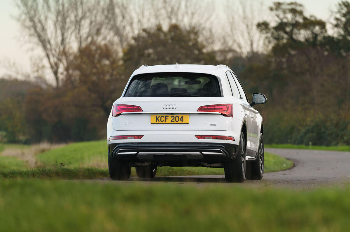 Audi Q5 40 TDI Sport 2020 UK first drive review - cornering rear
