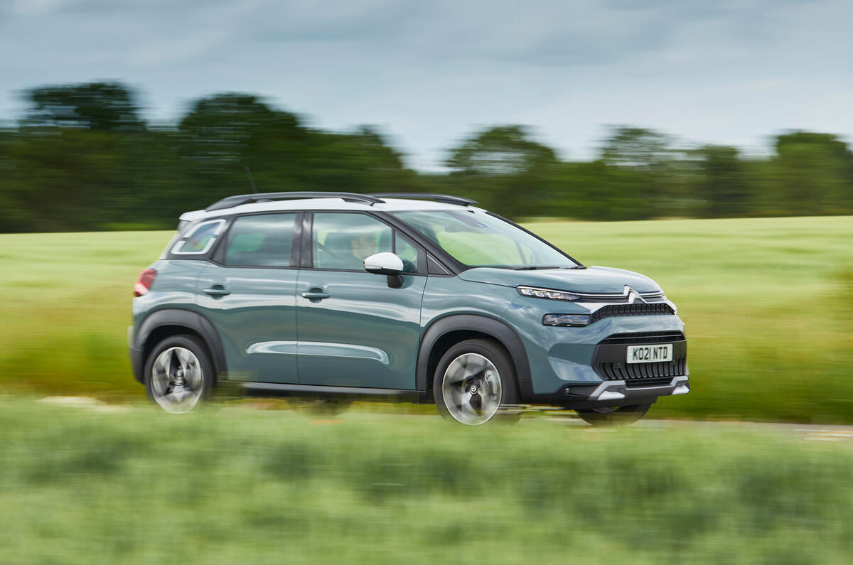 18 Citroen C3 Aircross 2021 UE FD sur la route avant