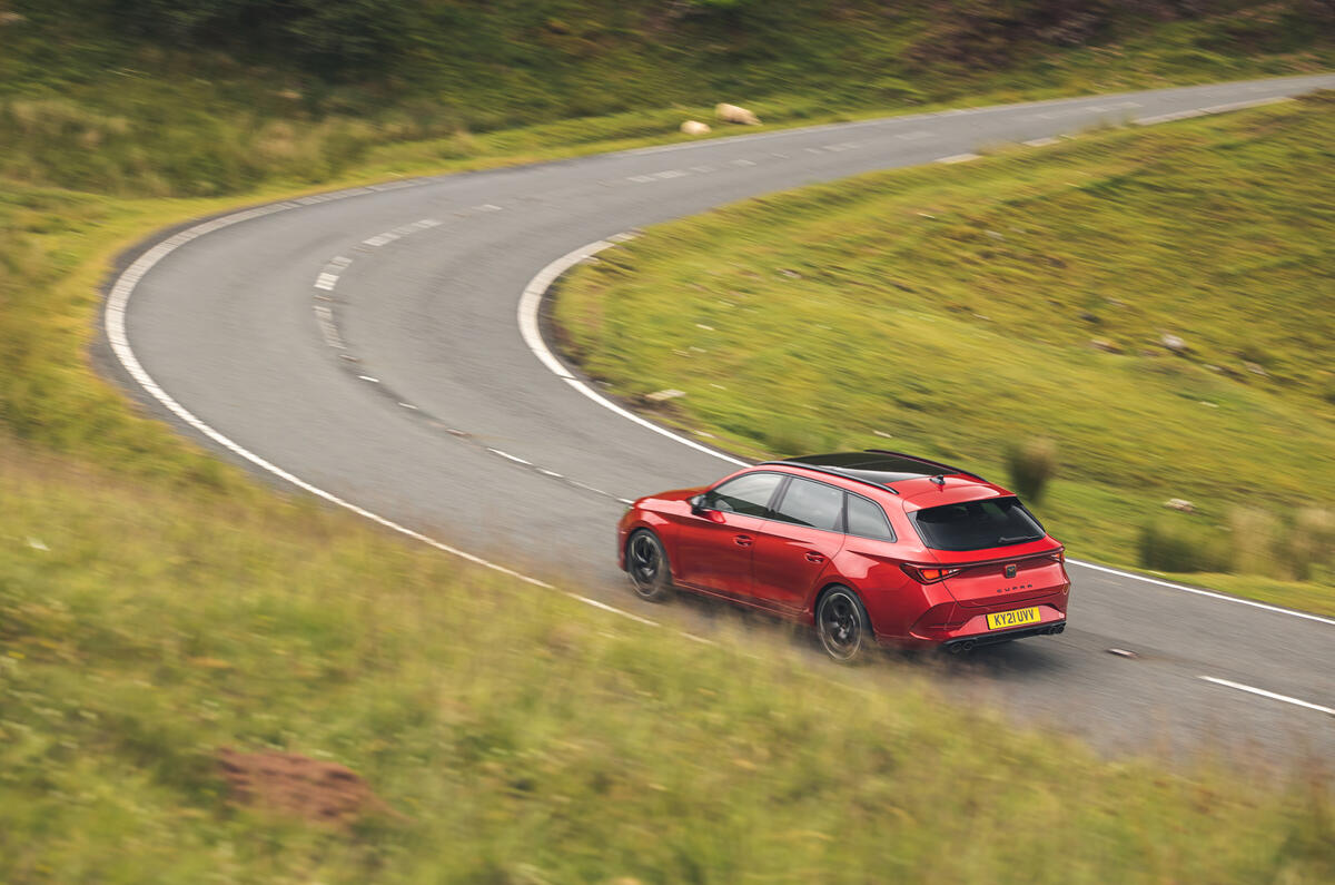 18 Cupra Leon Estate 2021 UE FD sur route arrière