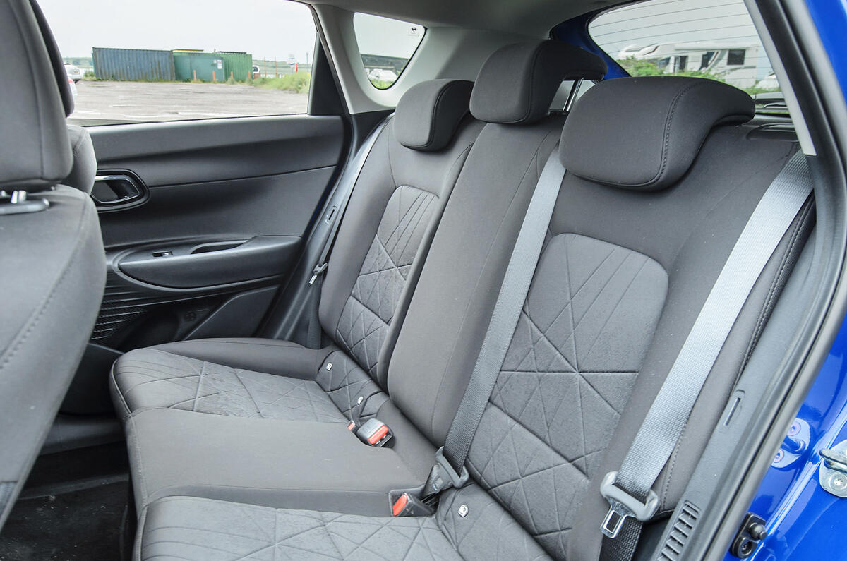 18 Hyundai Bayon 2021 UK FD rear seats