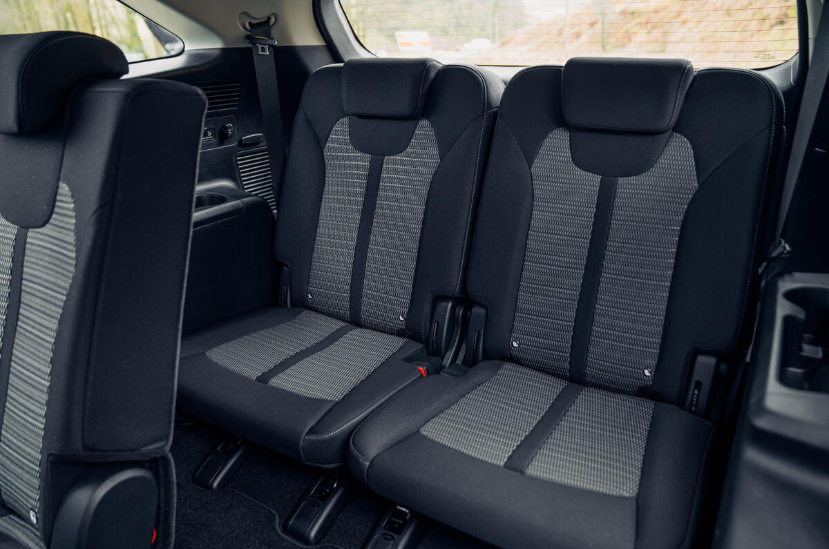 18 Kia Sorento PHEV 2021 UK first drive review third row