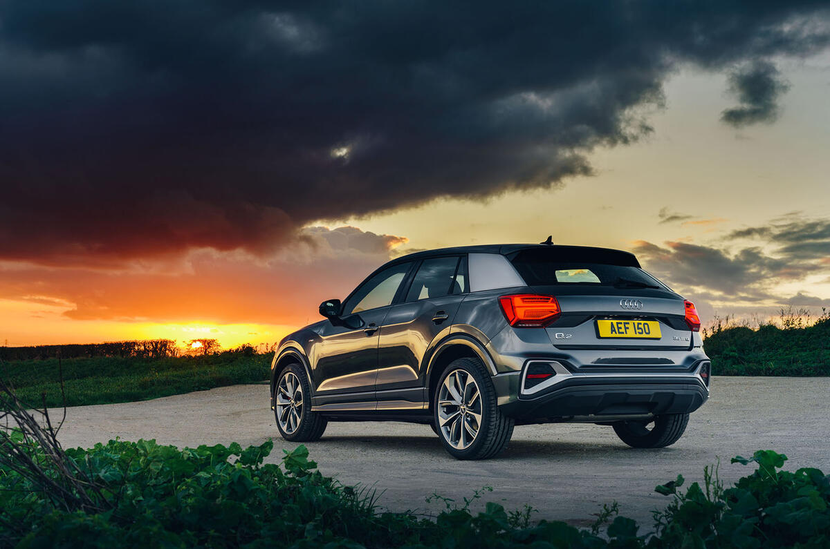 Audi Q2 35 TFSI Sport 2020 : premier bilan de conduite au Royaume-Uni - statique arrière