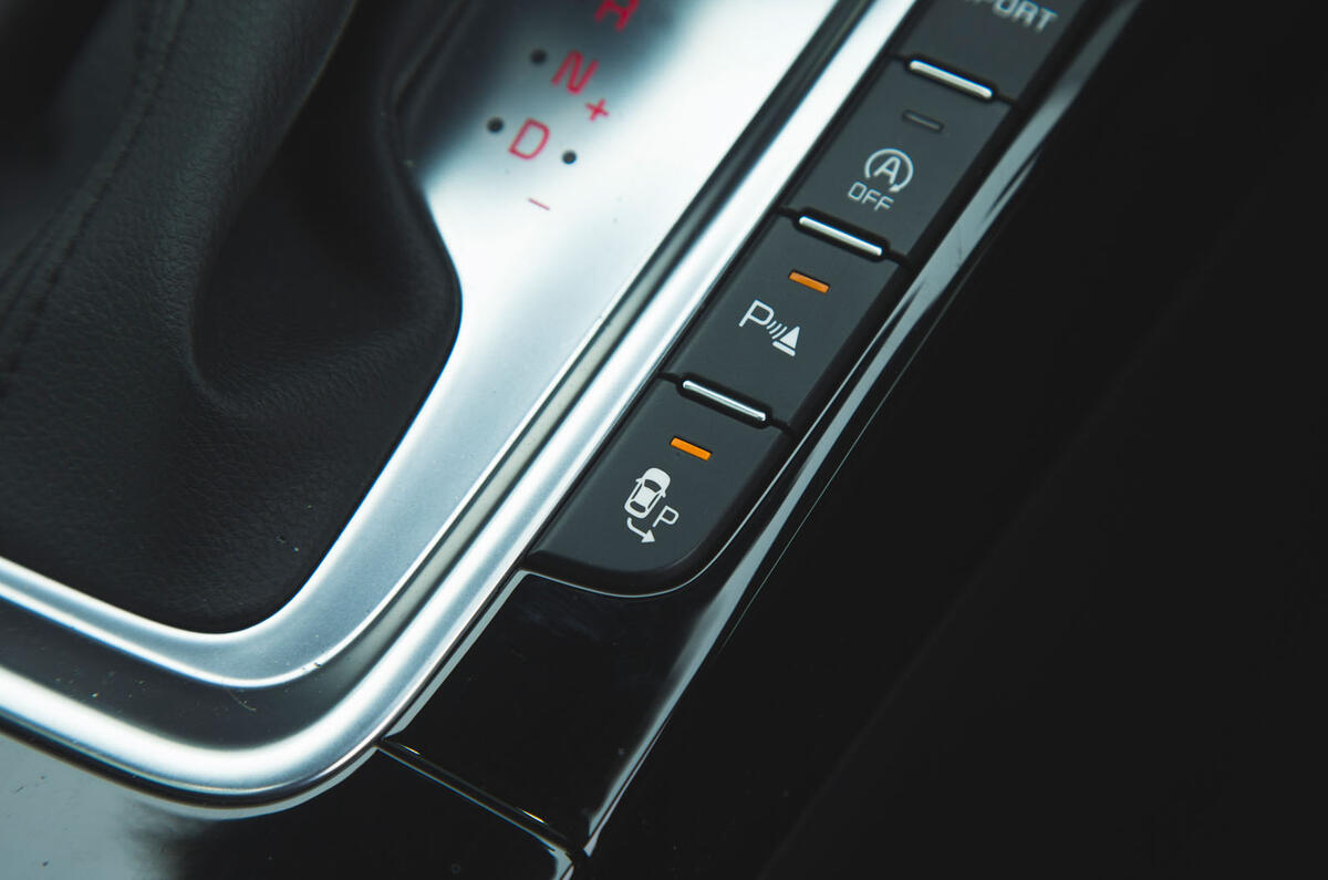 Kia Ceed 2018 Äánh giá dà i hạn - kiá»m soát há» trợ Äá» xe