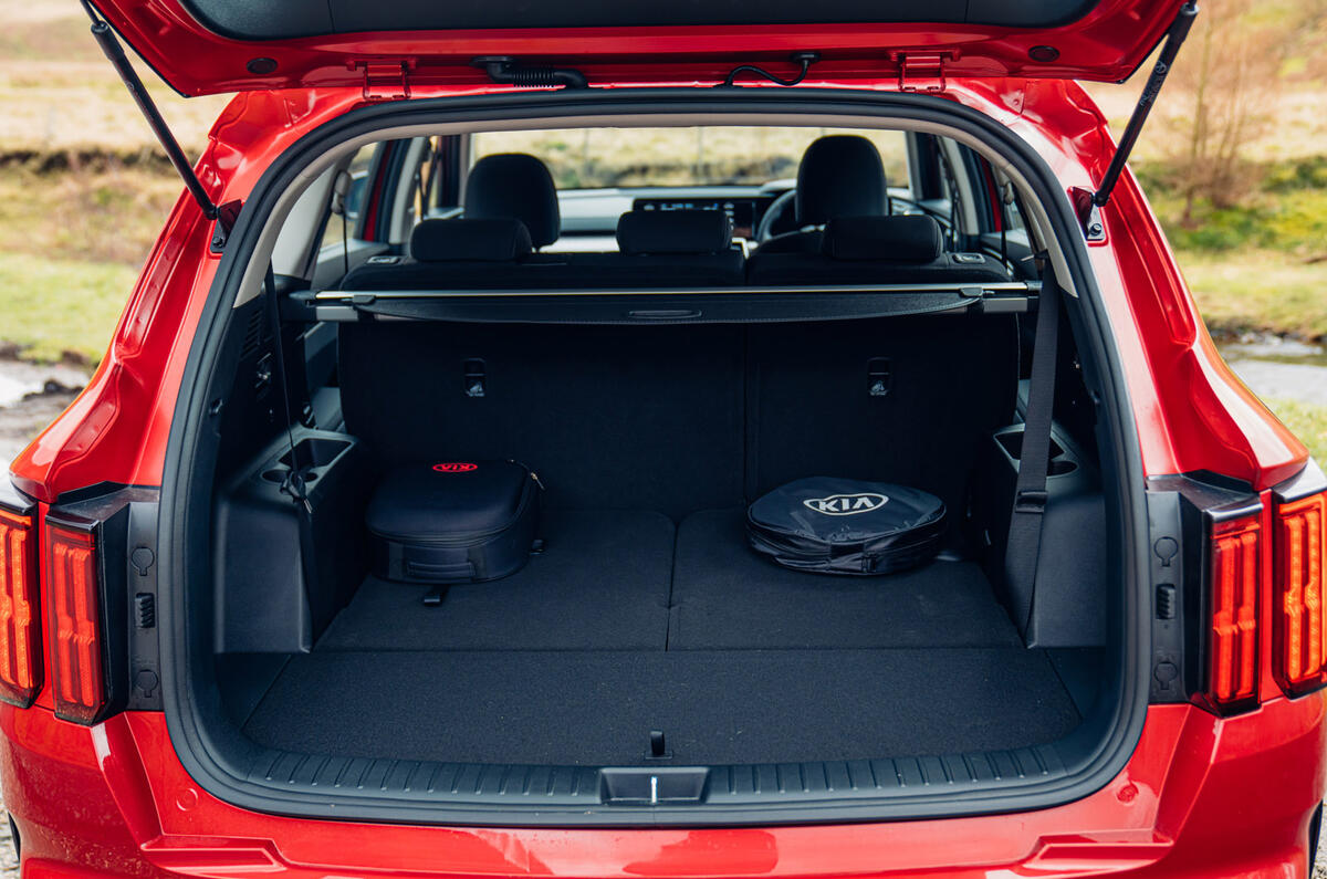 19 Kia Sorento PHEV 2021 UK first drive review boot