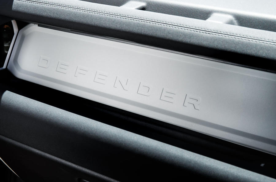 Land Rover Defender 110 S 2020 : premier bilan de conduite - garnitures intérieures