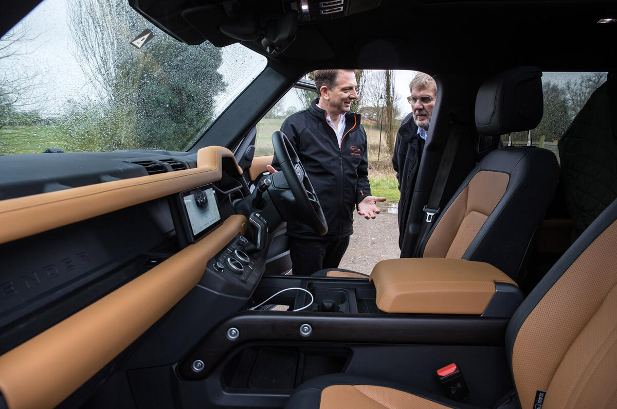 Land Rover Defender 2020 - interior