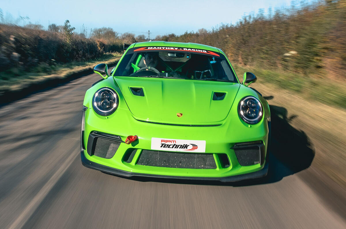 Manthey 911 GT3 RS MR 2020 : premier bilan de conduite - sur le nez de la route