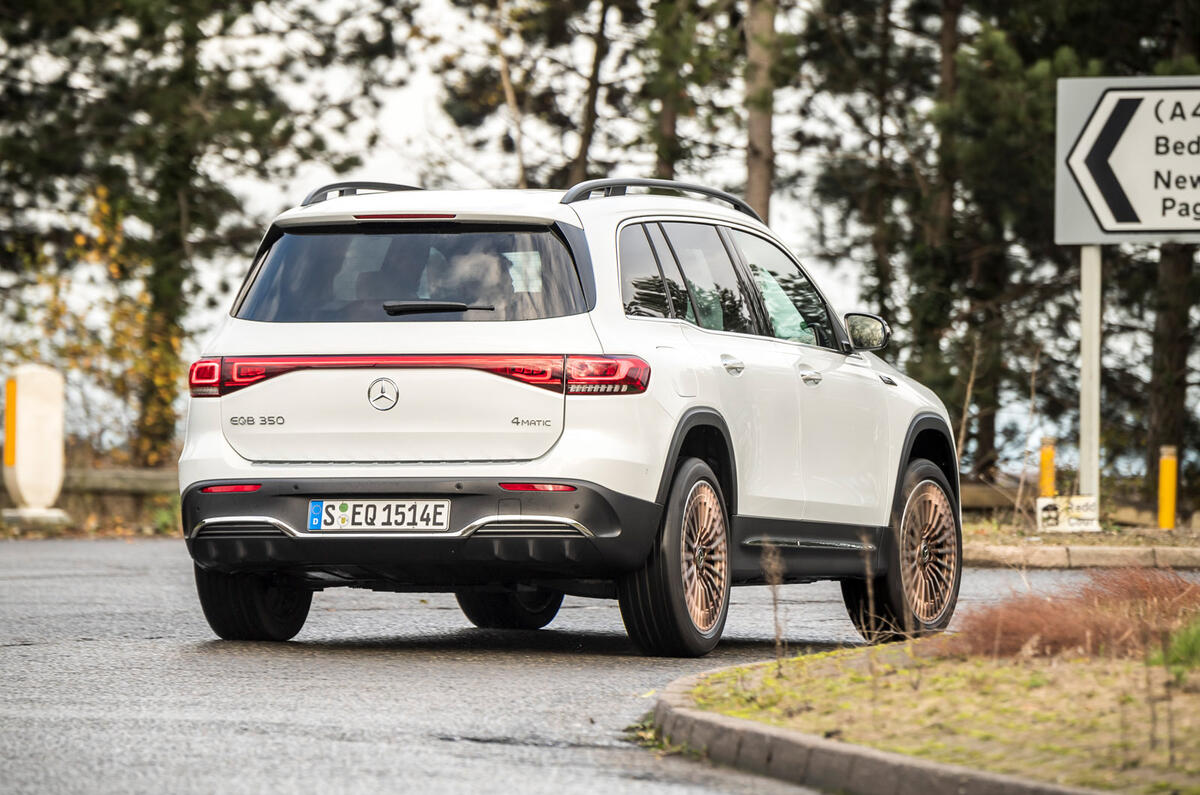 19 Mercedes Benz EQB 2021 UE : premier essai routier - virage arrière