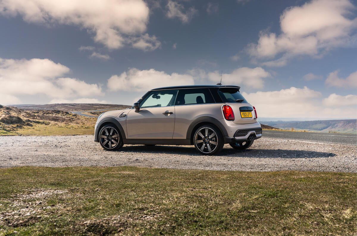 19 Mini Cooper S 2021 UE FD statique arrière