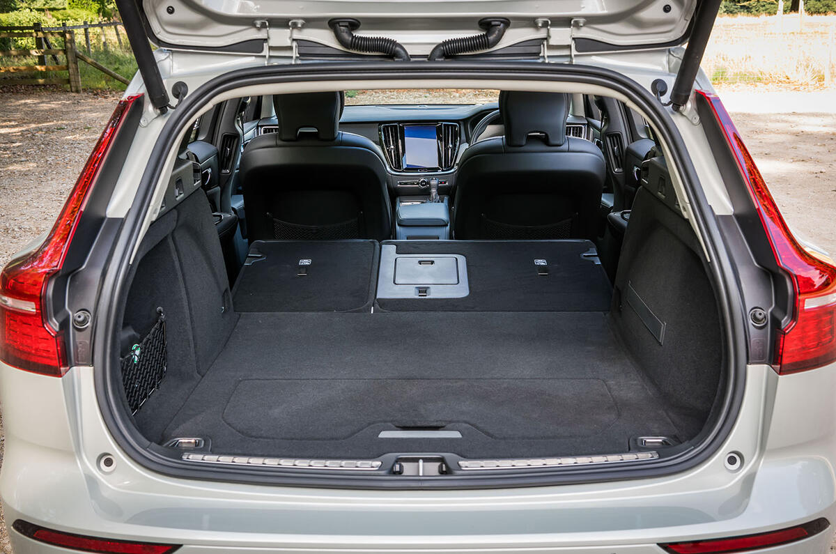 Volvo V60 D4 Inscription 2018 UK review | Autocar