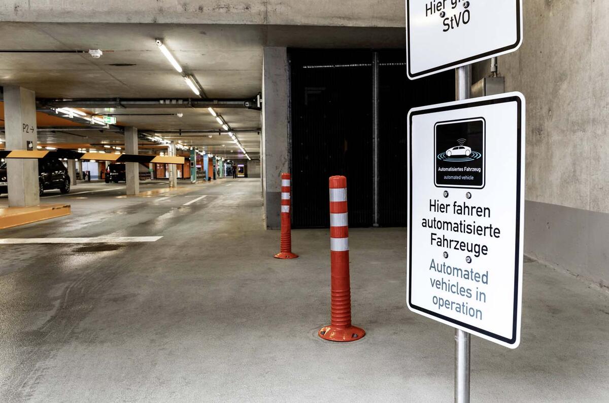 Mercedes Benz Reveals World S First Autonomous Valet Parking