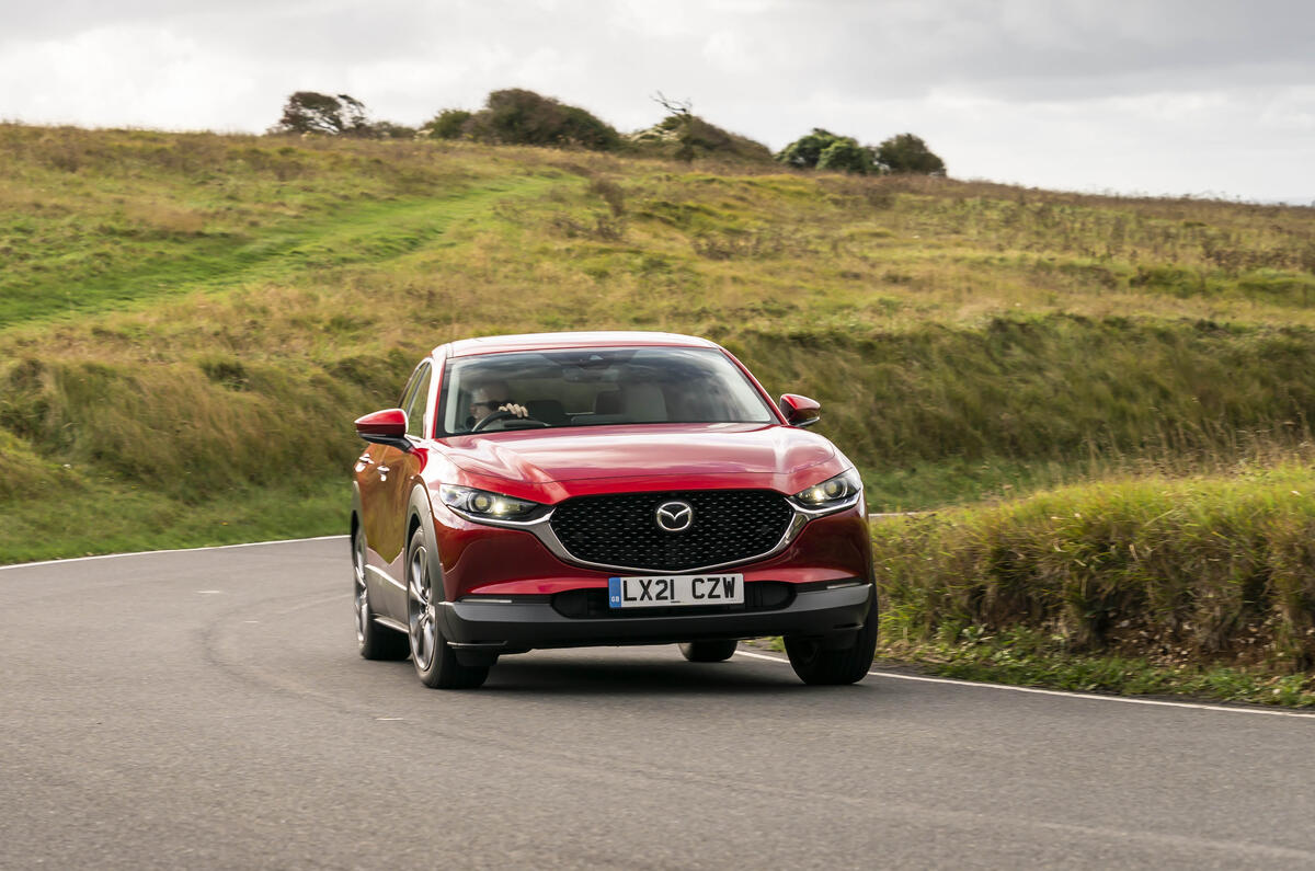 1 Mazda CX 30 Skyactiv X en tête de peloton