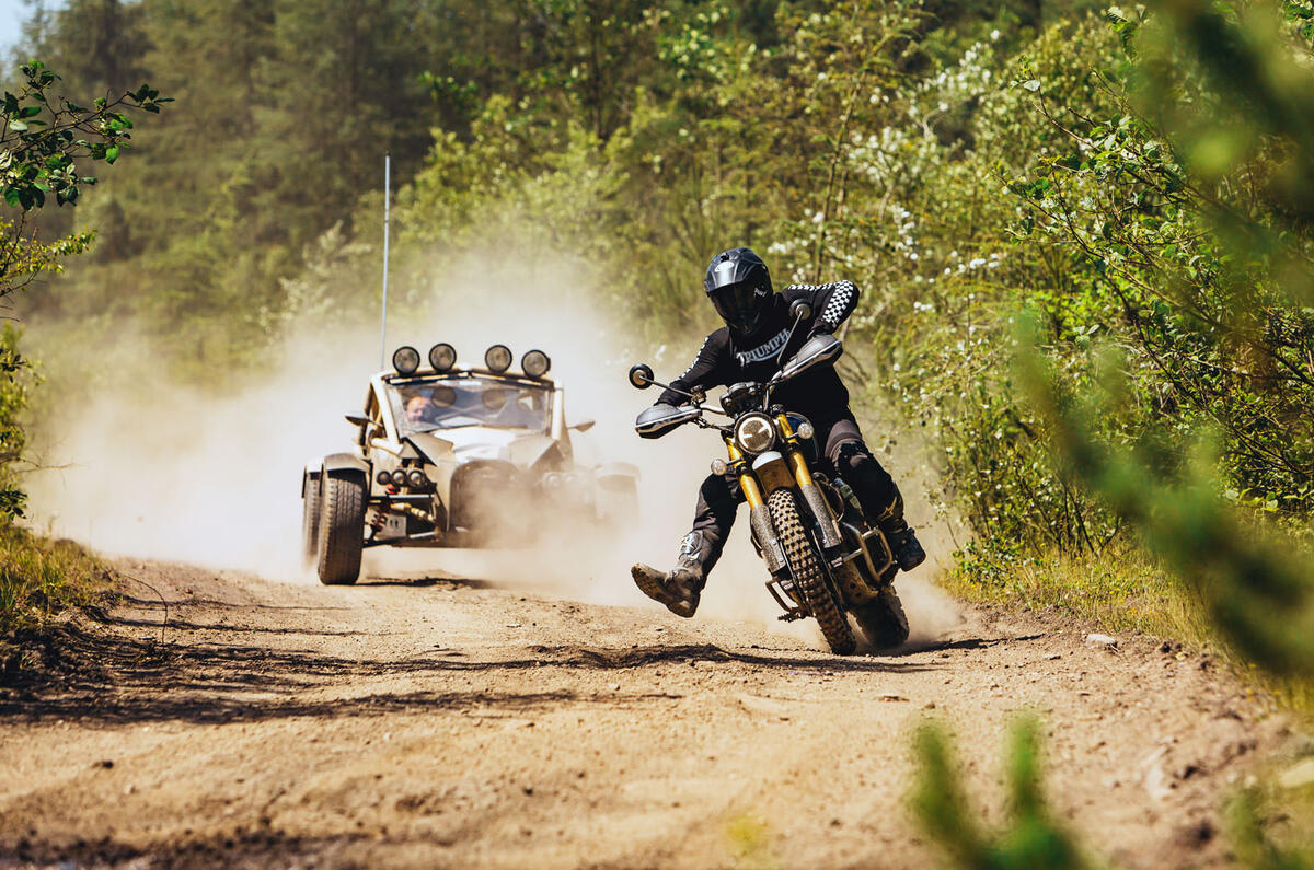 Ariel Nomad vs Triumph Scrambler