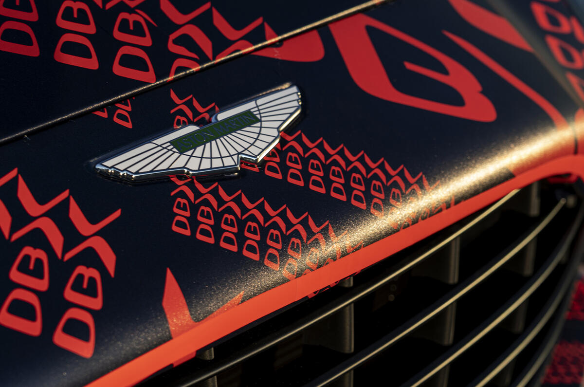 Aston Martin DBX