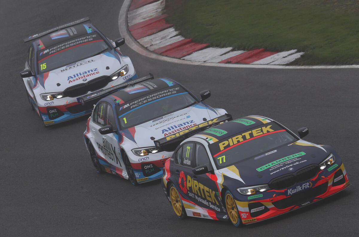 Btcc 2019 New Bmw 3 Series Takes First Race Win Autocar