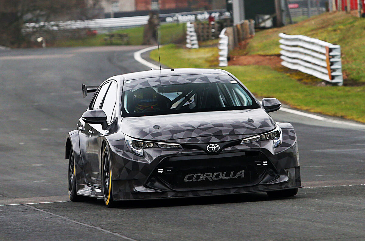 New 19 Toyota Corolla Btcc Racer Has First Test Autocar