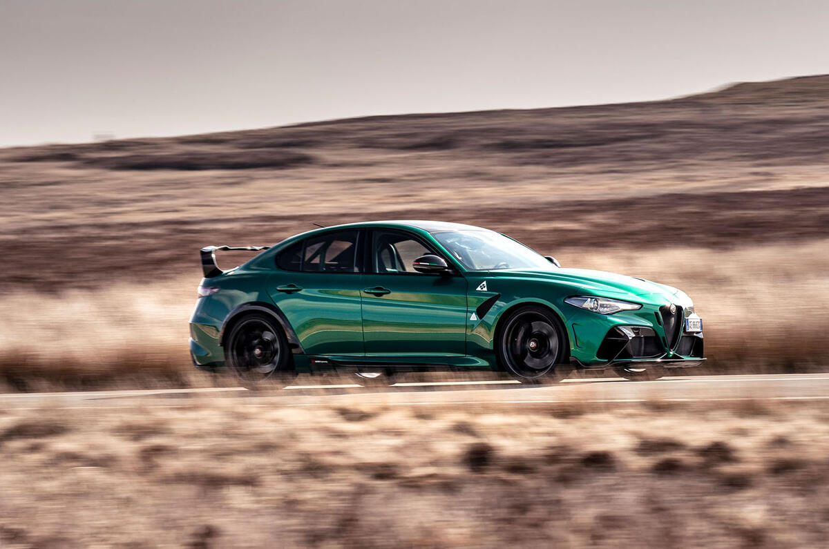 2 Alfa Romeo Giulia GTAm 2021 FD hero side