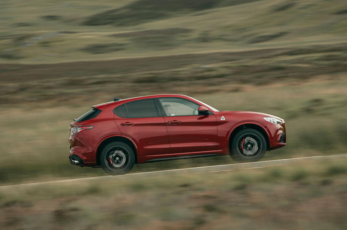 Alfa Romeo Stelvio Quadrifoglio 2020 : premier bilan de la conduite au Royaume-Uni - côté héros