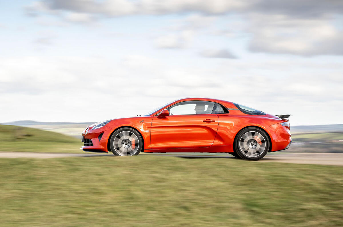 2 Alpine A110 S 2022 UE, premier essai de conduite, panneau latéral