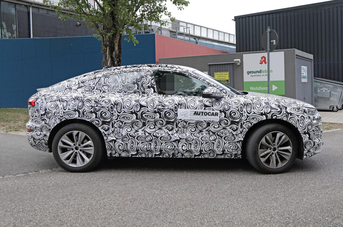 ردیابی جانبی استتار شده آئودی Q6 E-tron Sportback 2024