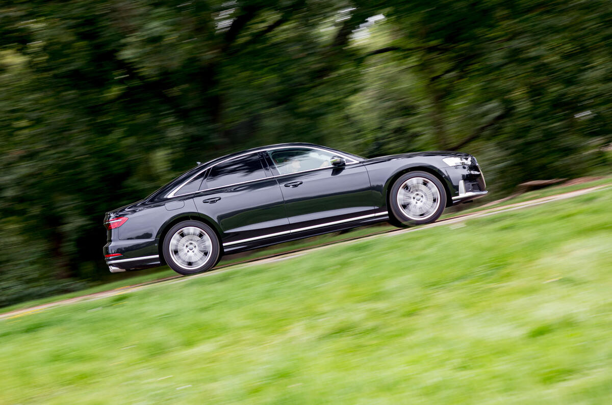 Audi S8 2020 : premier bilan de conduite au Royaume-Uni - côté héros