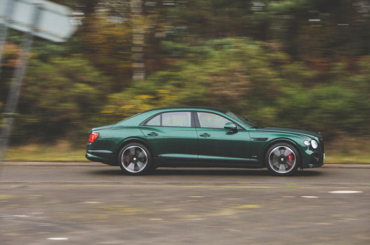 Bentley Flying Spur 2020 : premier bilan de la conduite au Royaume-Uni - côté héros