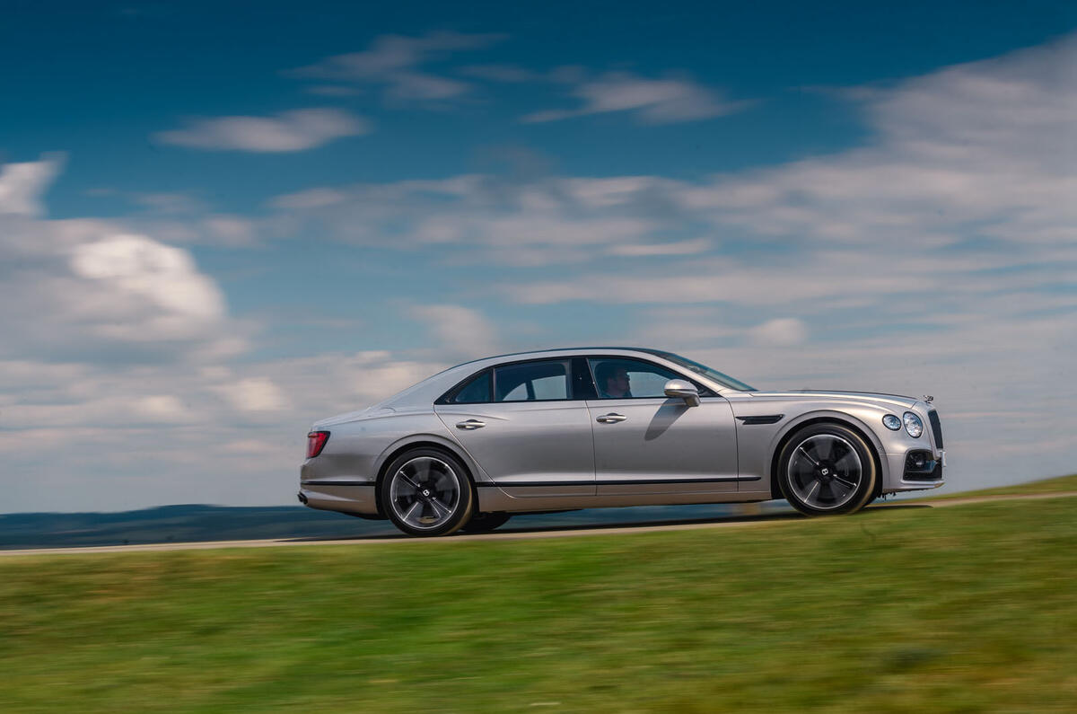 2 bentley flying spur 2020 rt hero side