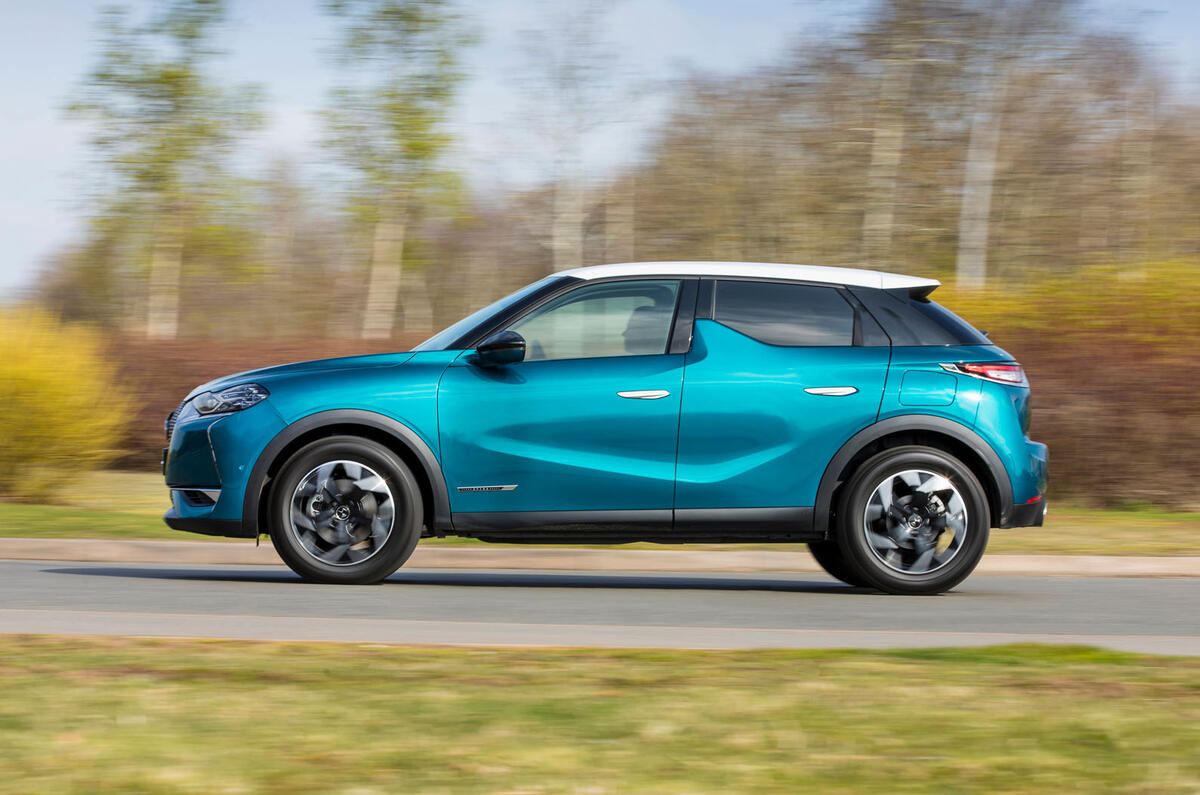 DS 3 Crossback 2019 UK first drive review - hero side