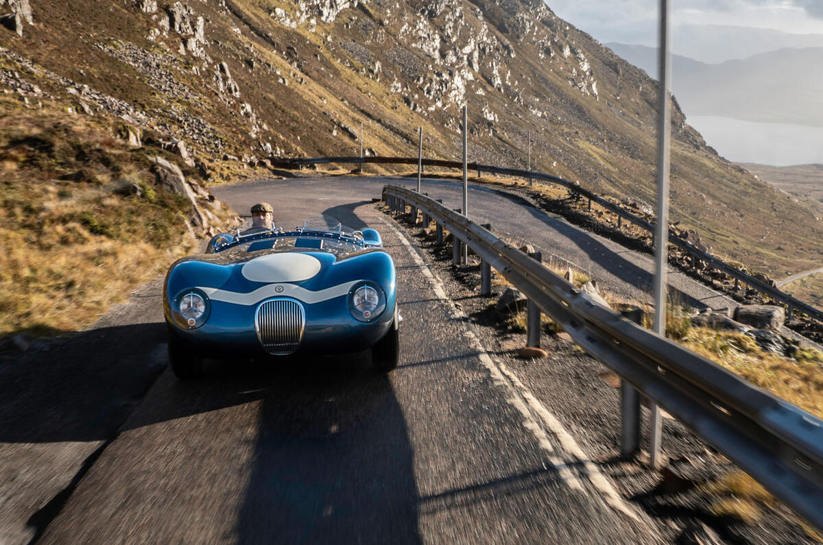 2 Ecurie Ecosse LM C 2022 premier essai sur route en tête