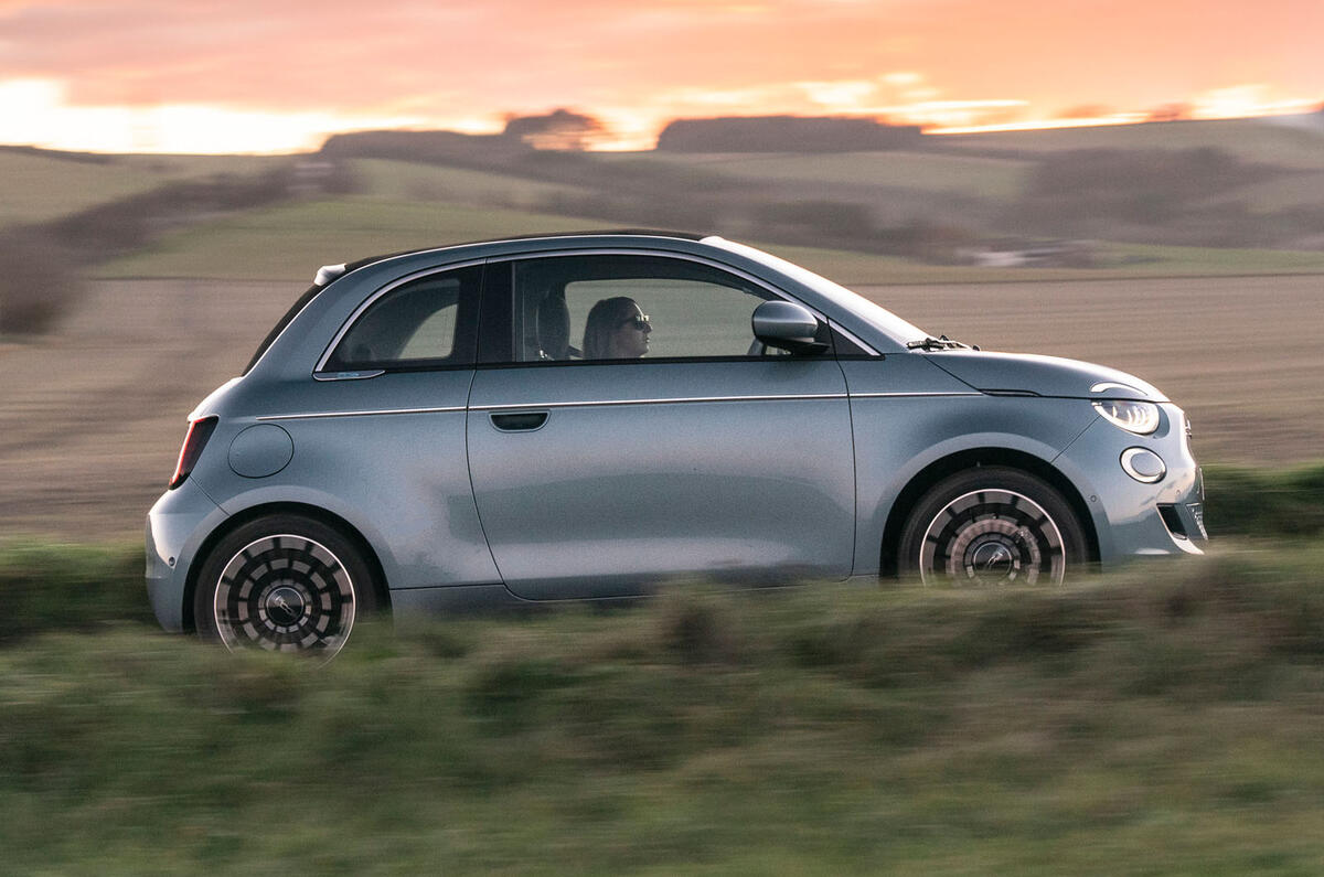 2021 Fiat 500 electric left-hand drive UK review - hero side