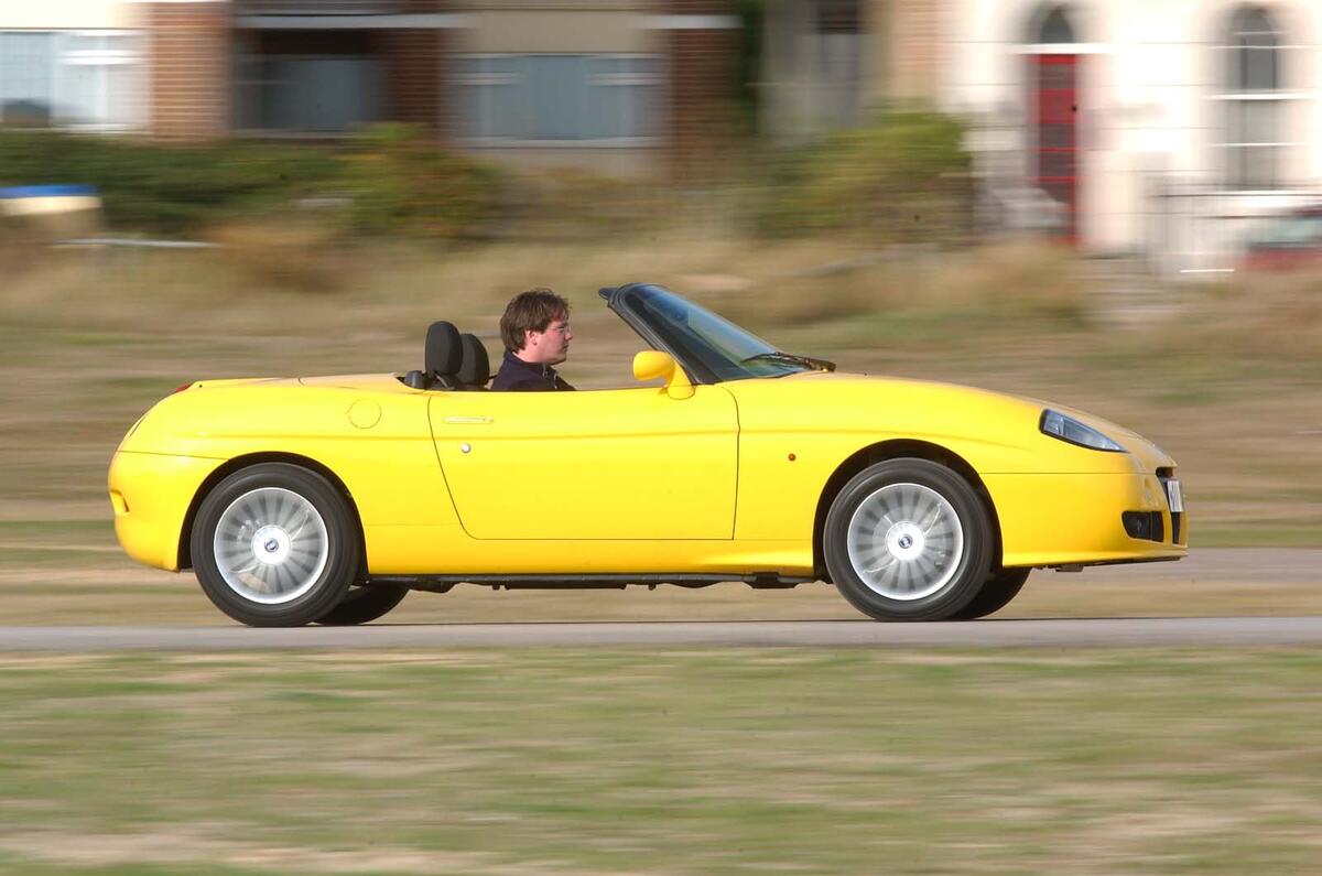 Fiat Barchetta 2003 side tracking