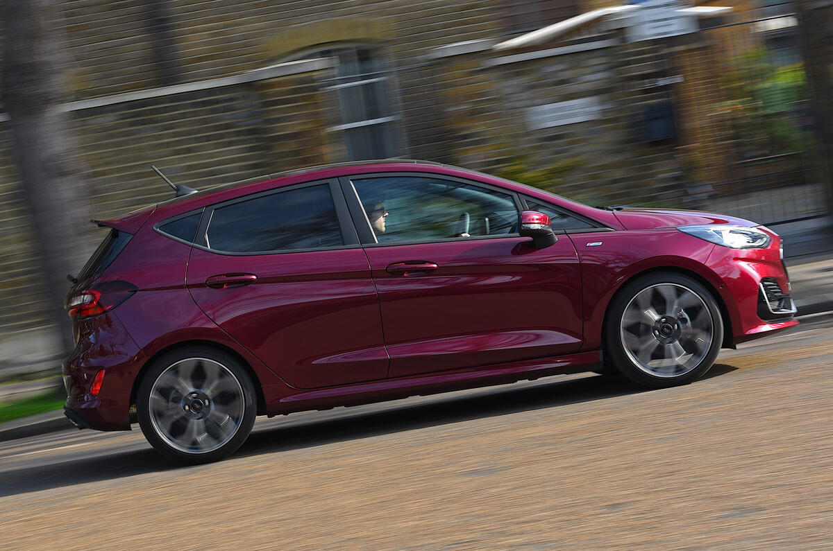 2 Ford Fiesta ST line Vignale MHEV 2022 UE côté conducteur