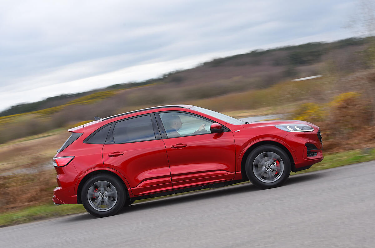 Ford Kuga ST-Line PHEV 2020 : premier bilan de conduite au Royaume-Uni - côté héros