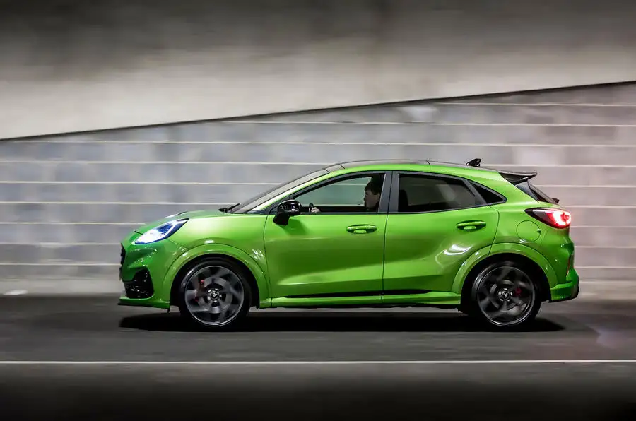 Ford Puma ST 2020 : premier bilan de conduite au Royaume-Uni - côté héros