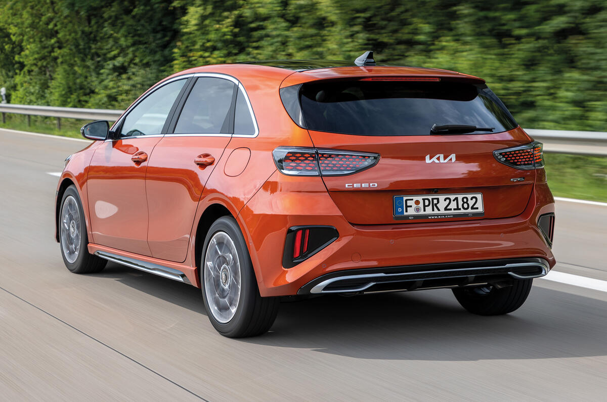 2 Kia Ceed GT Line 2021 facelift premier essai arrière