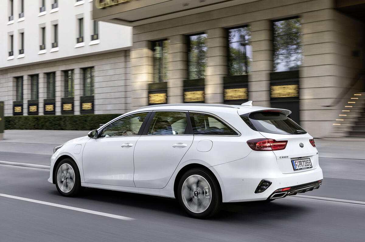Kia Ceed Sportswagon PHEV 2020 first drive - hero rear