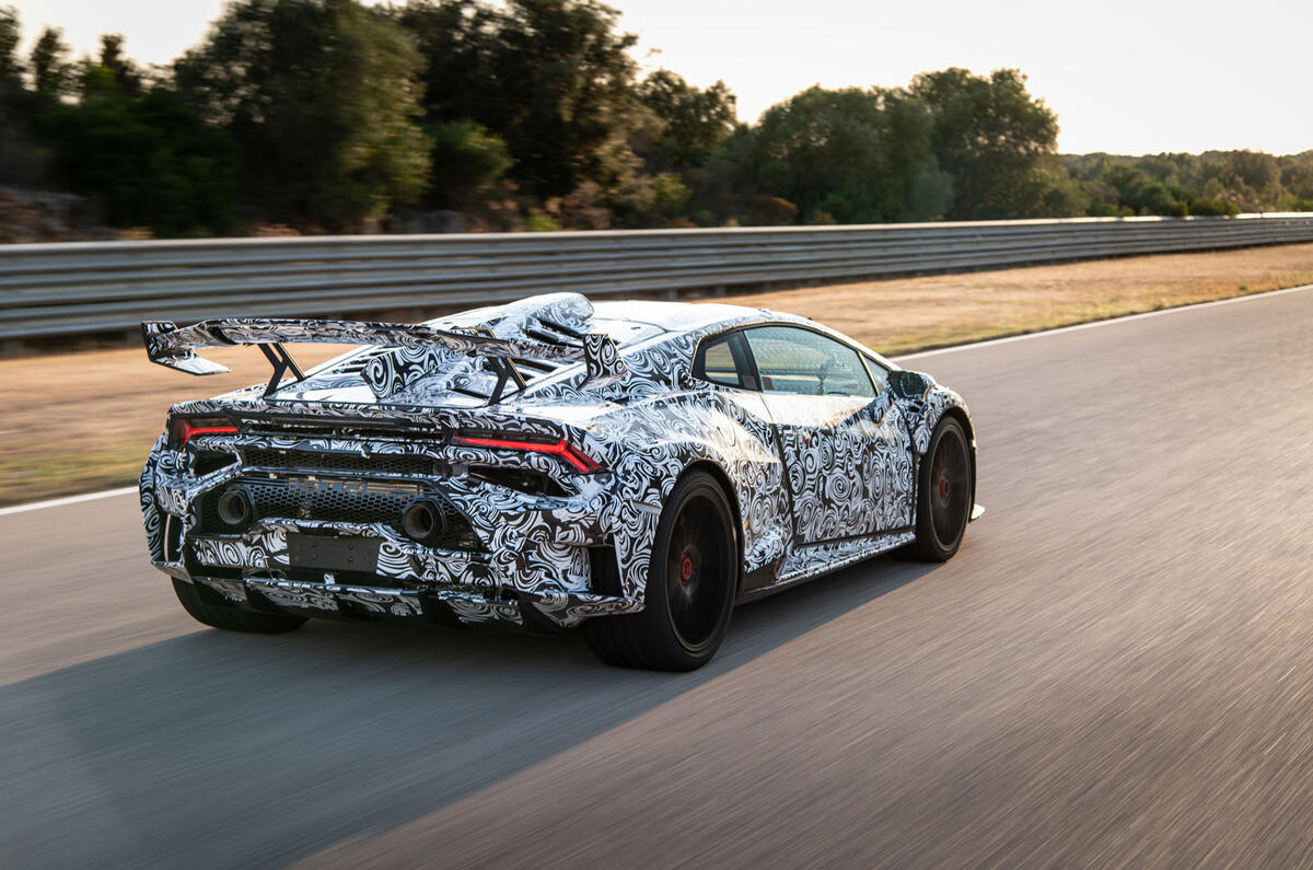 Lamborghini Huracan STO 2020 : premier bilan de conduite - héros à l'arrière