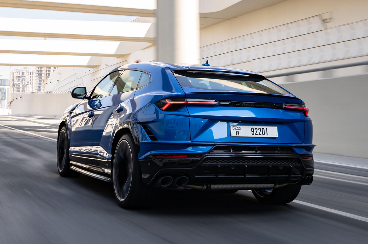 Action arrière de la Lamborghini Urus S