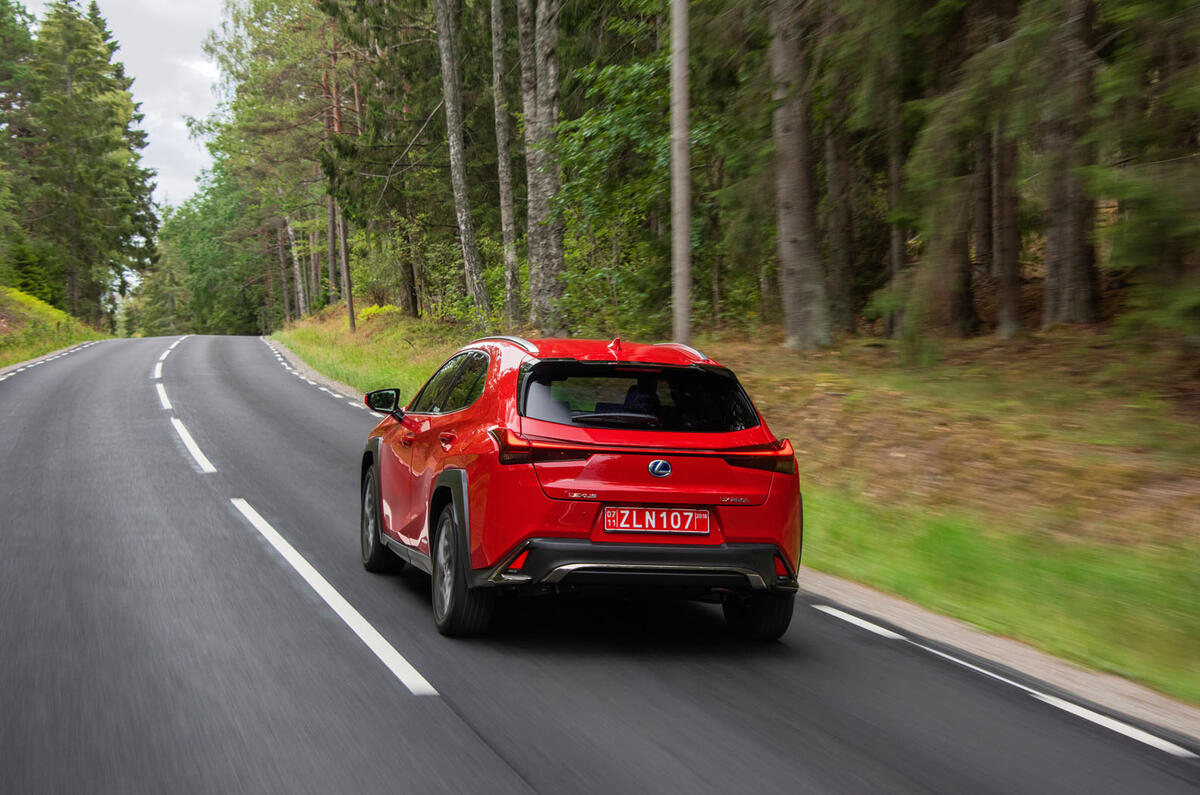 Lexus Ux 250h F Sport Fwd 2018 Review Autocar