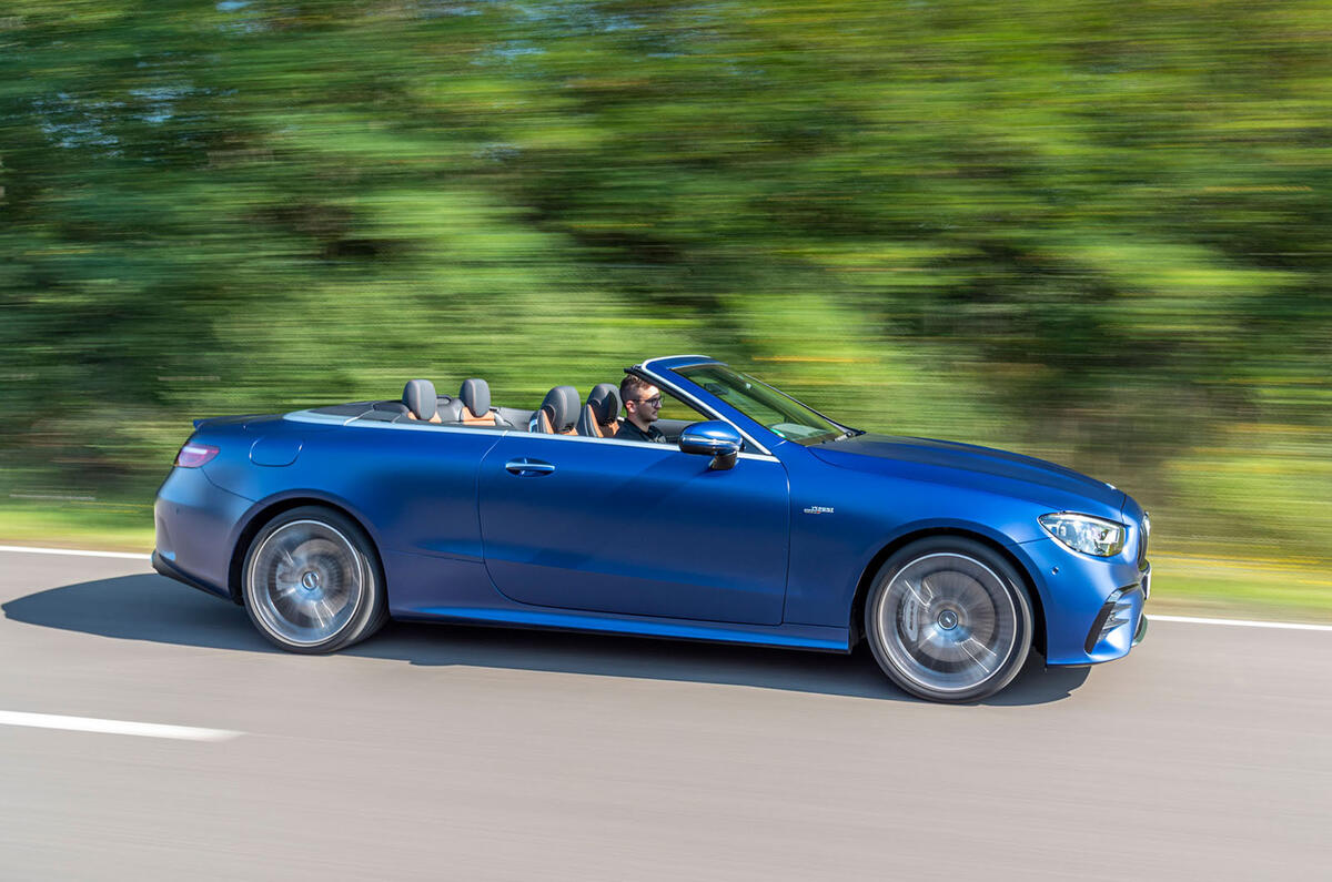 Mercedes-AMG E53 Cabriolet 2020 : premier examen de la conduite - pan latéral