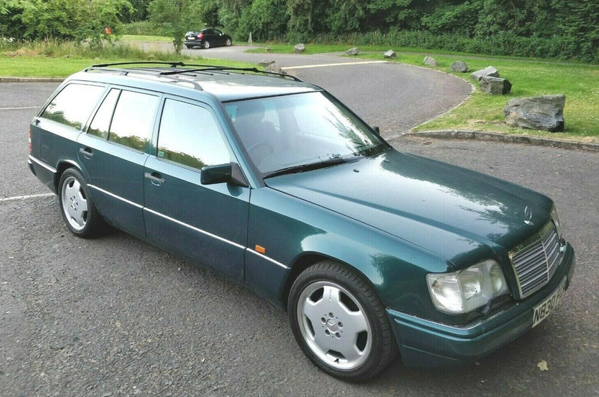 Mercedes-Benz E320 estate - static front
