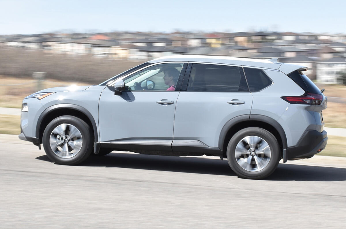 2 Nissan Rogue 2021 USA FD héros arrière