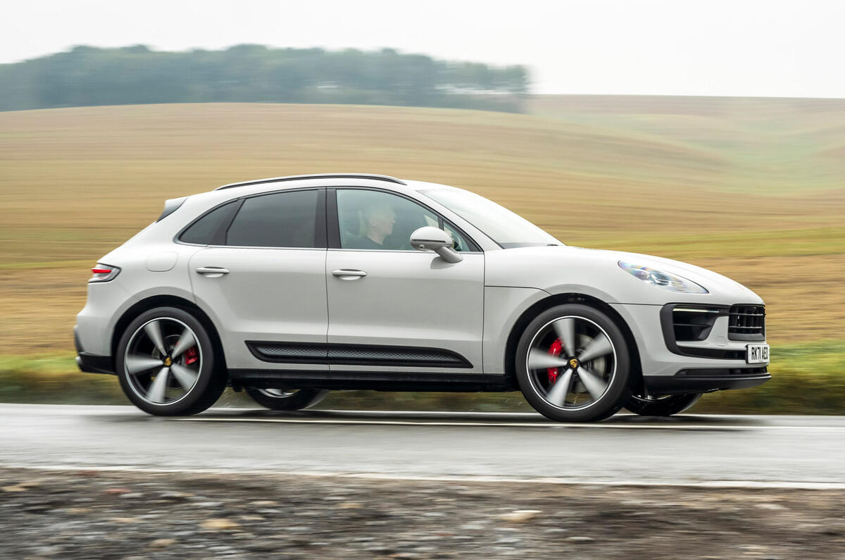 2 Porsche Macan S 2021, volet latéral du premier essai au Royaume-Uni