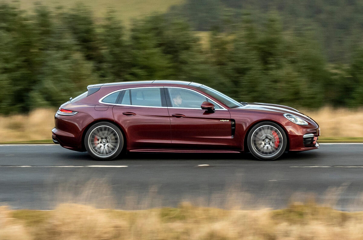 2 Porsche Panamera 4 ehybrid sport turismo 2022 UK review side pan