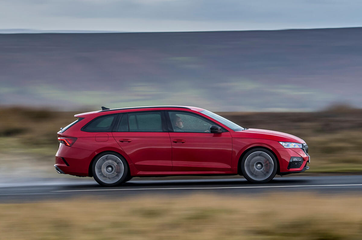 Skoda Octavia vRS Estate 2020 : premier bilan de la conduite au Royaume-Uni - côté héros