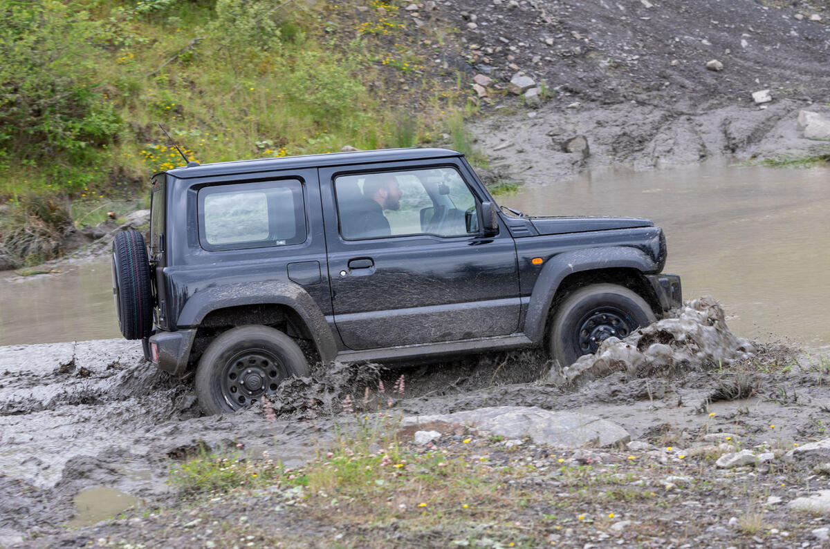 2 Suzuki Jimny Commercial 2021 FD hero côté